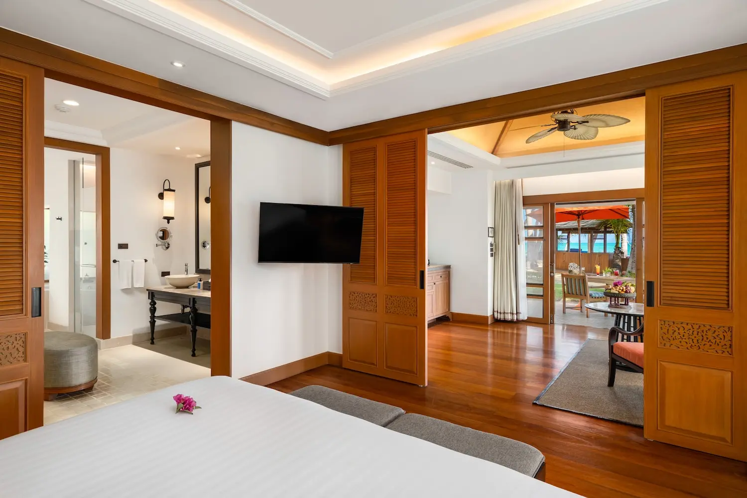 Вилла Делюкс с бассейном, вид на пляж