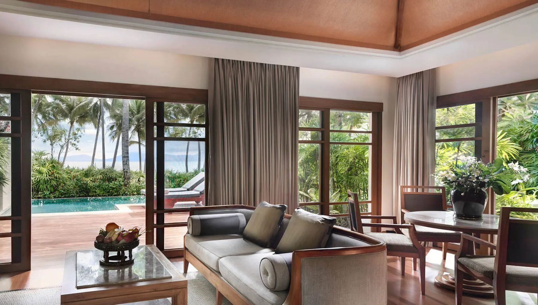 Вилла Делюкс с 2 спальнями и бассейном, вид на пляж