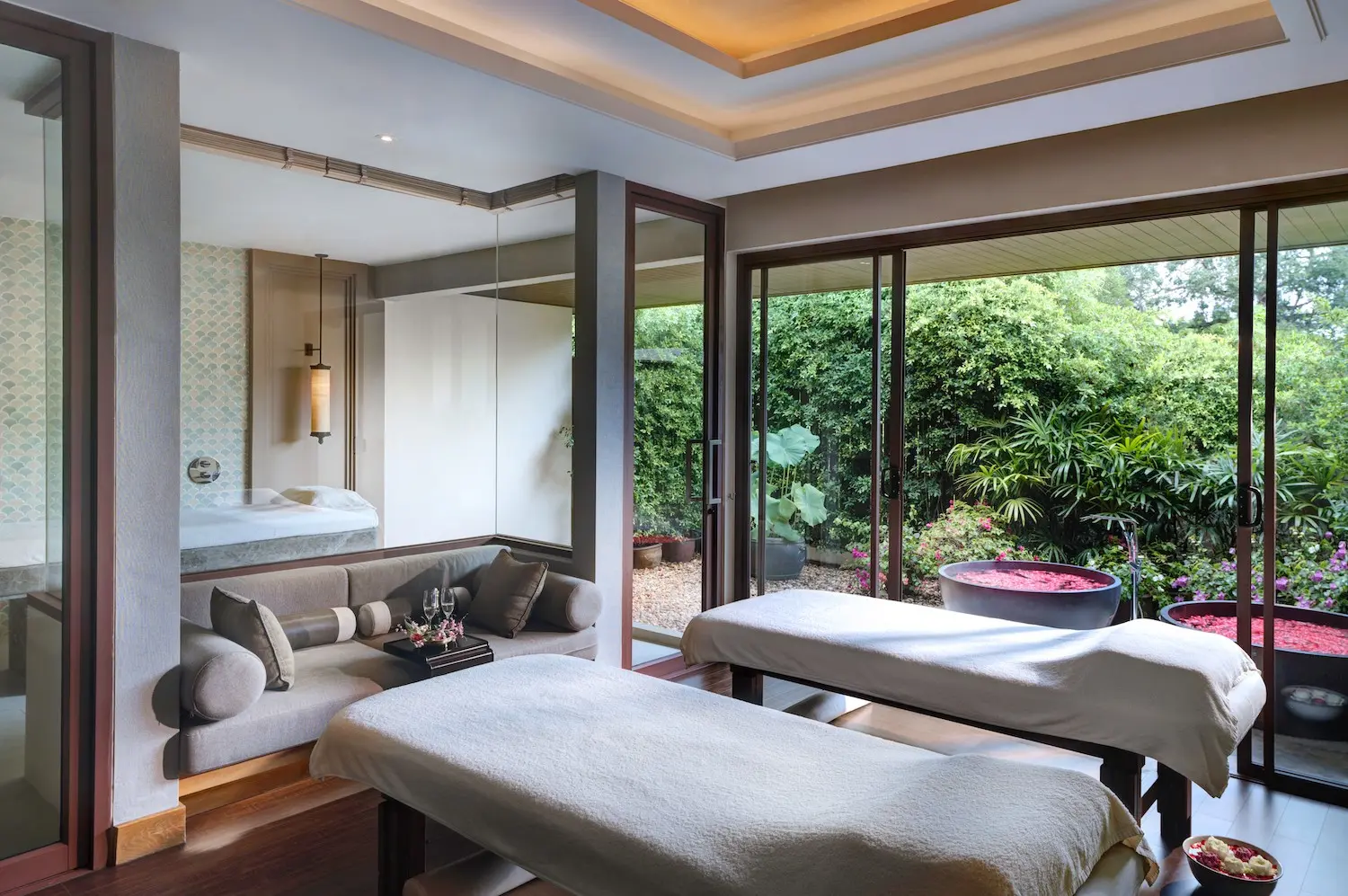 01-Santiburi-Maenam-Len-Spa