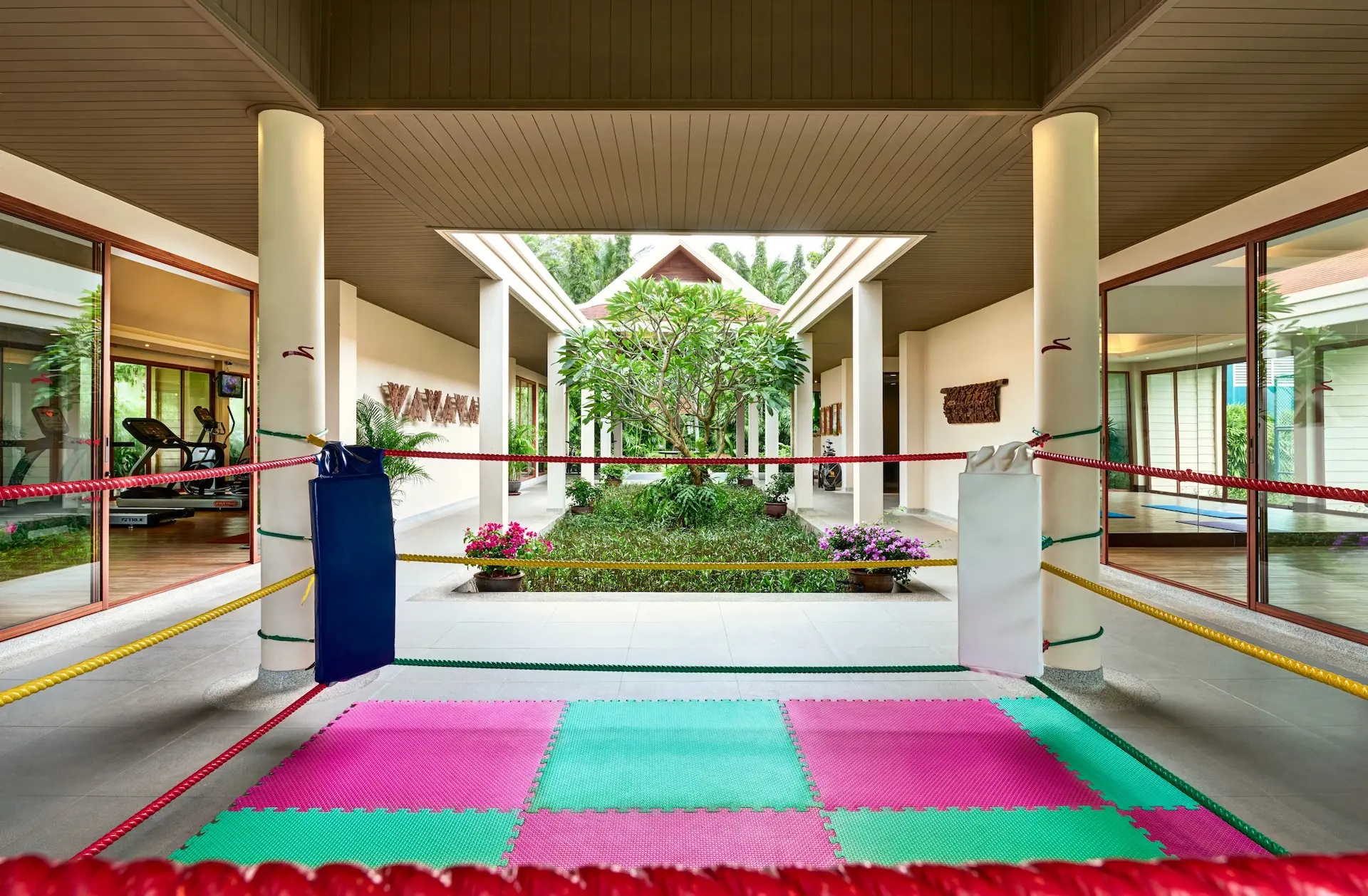 01-Santiburi-Maenam-Samui-Sport-Center