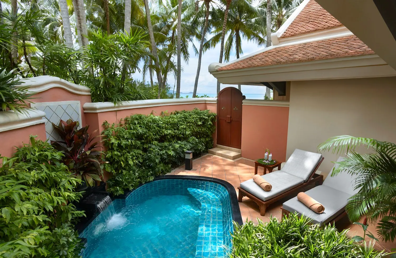02-Deluxe-beachfront-Villa-Plunge-Pool-Plunge-Pool.jpg
