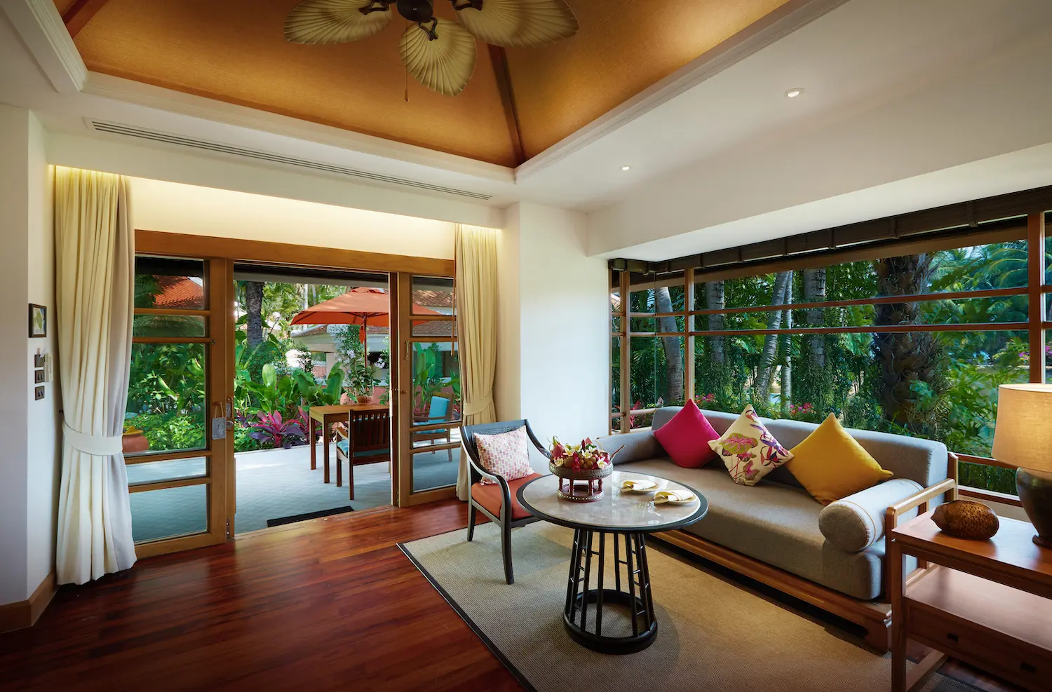 02- Santiburi-Maenam-a-room-Deluxe-Garden-Villa