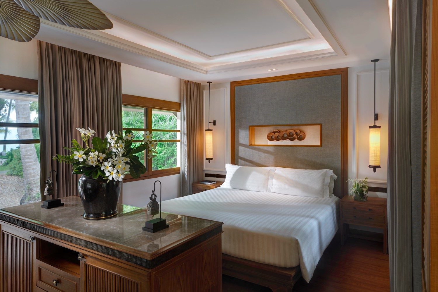 02-Santiburi-Maenam-Two-Bedroom-Grand-Deluxe-Beachfront-Villa-Jacuzzi