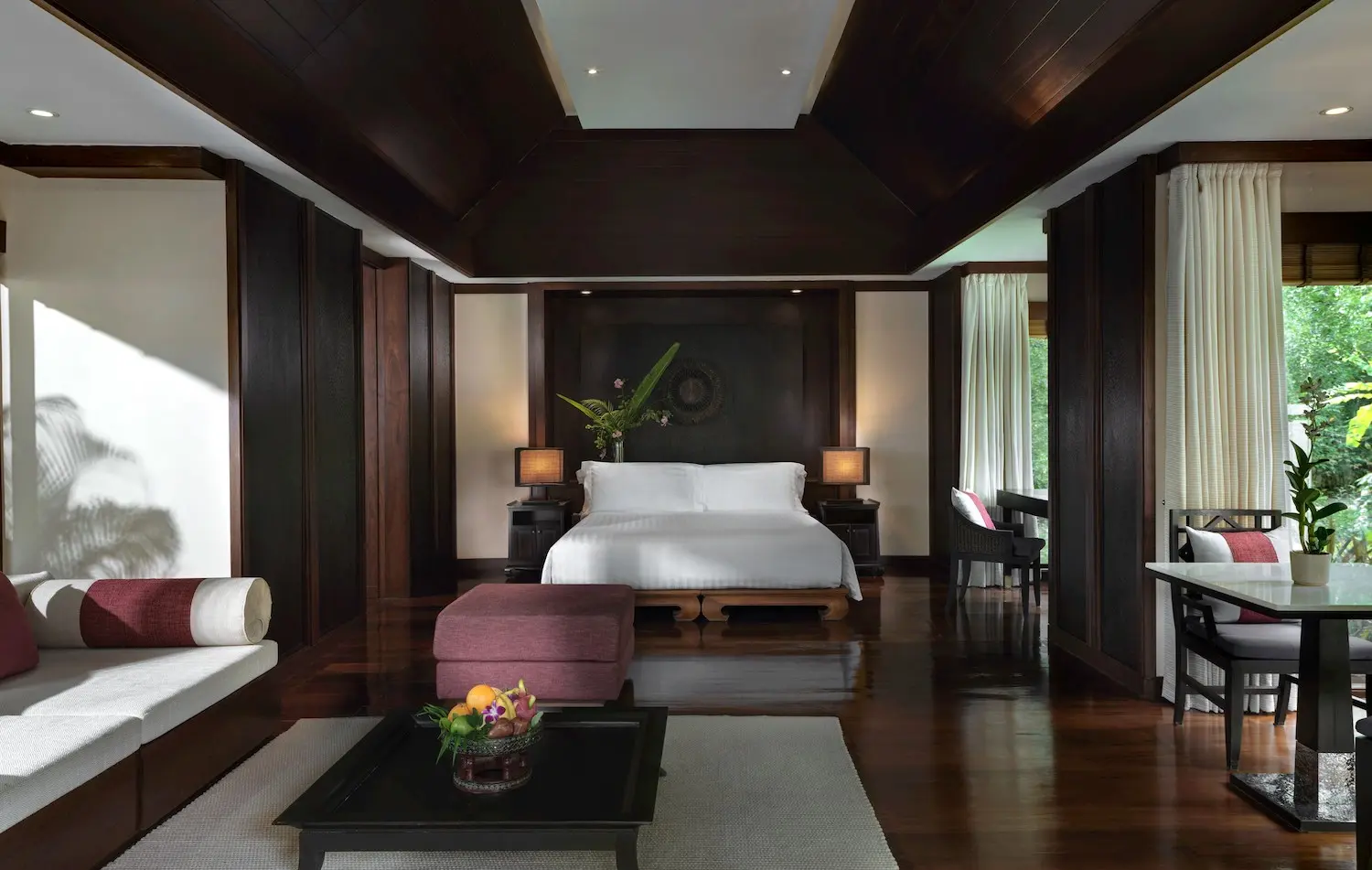 03-Deluxe-Pool-Villa-Bedroom