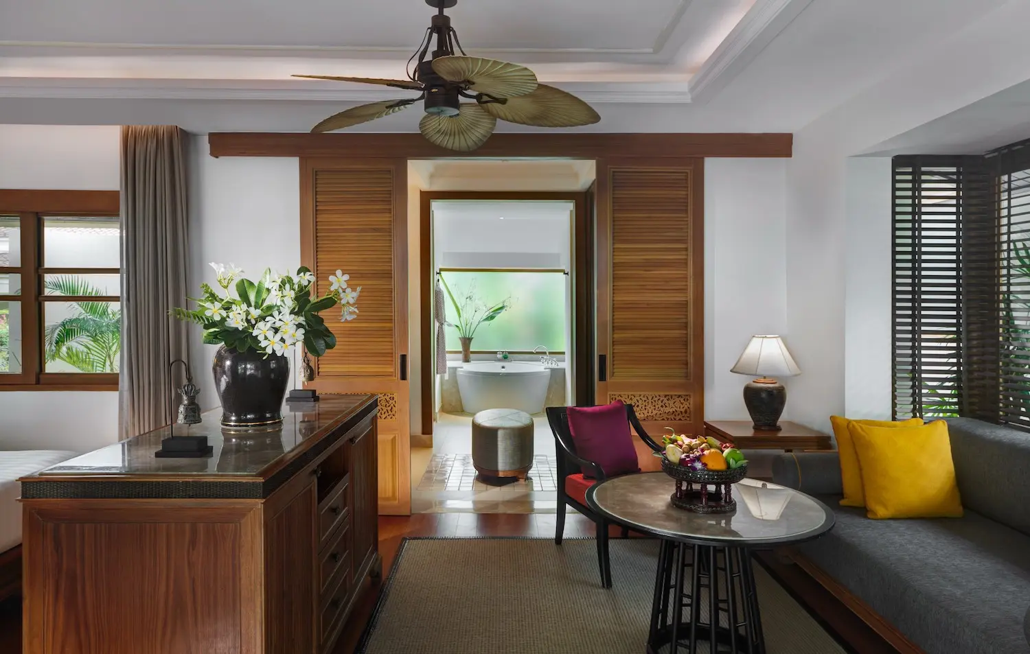 03-Santiburi-Maenam-Two-Bedroom-Grand-Deluxe-Beachfront-Villa-Jacuzzi