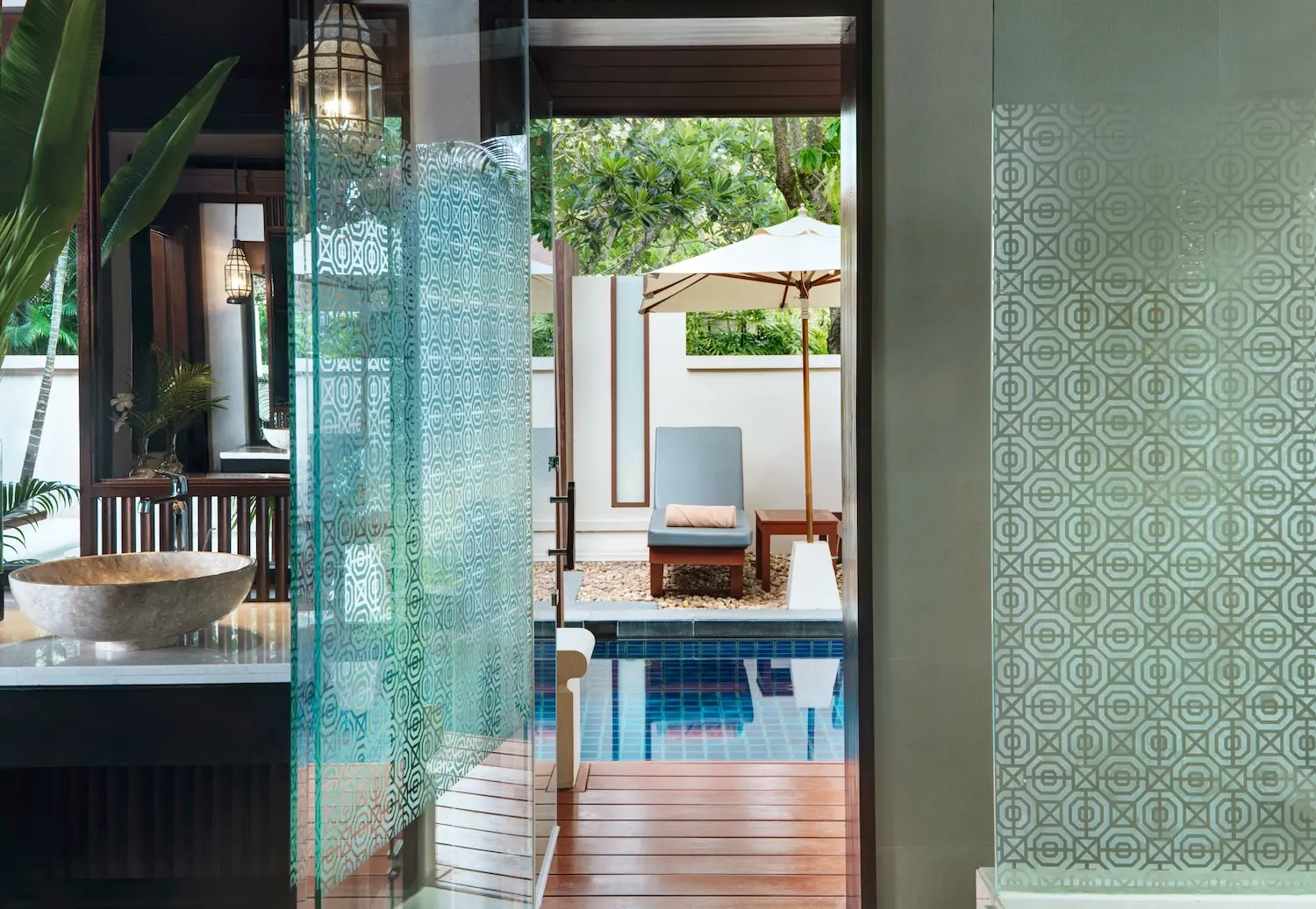 04-Deluxe-Pool-Villa-Bathroom