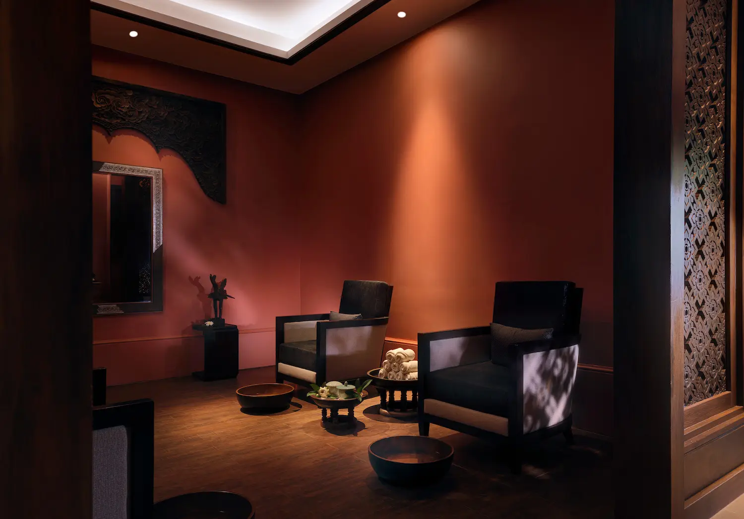 04-Santiburi-Maenam-Len-Spa