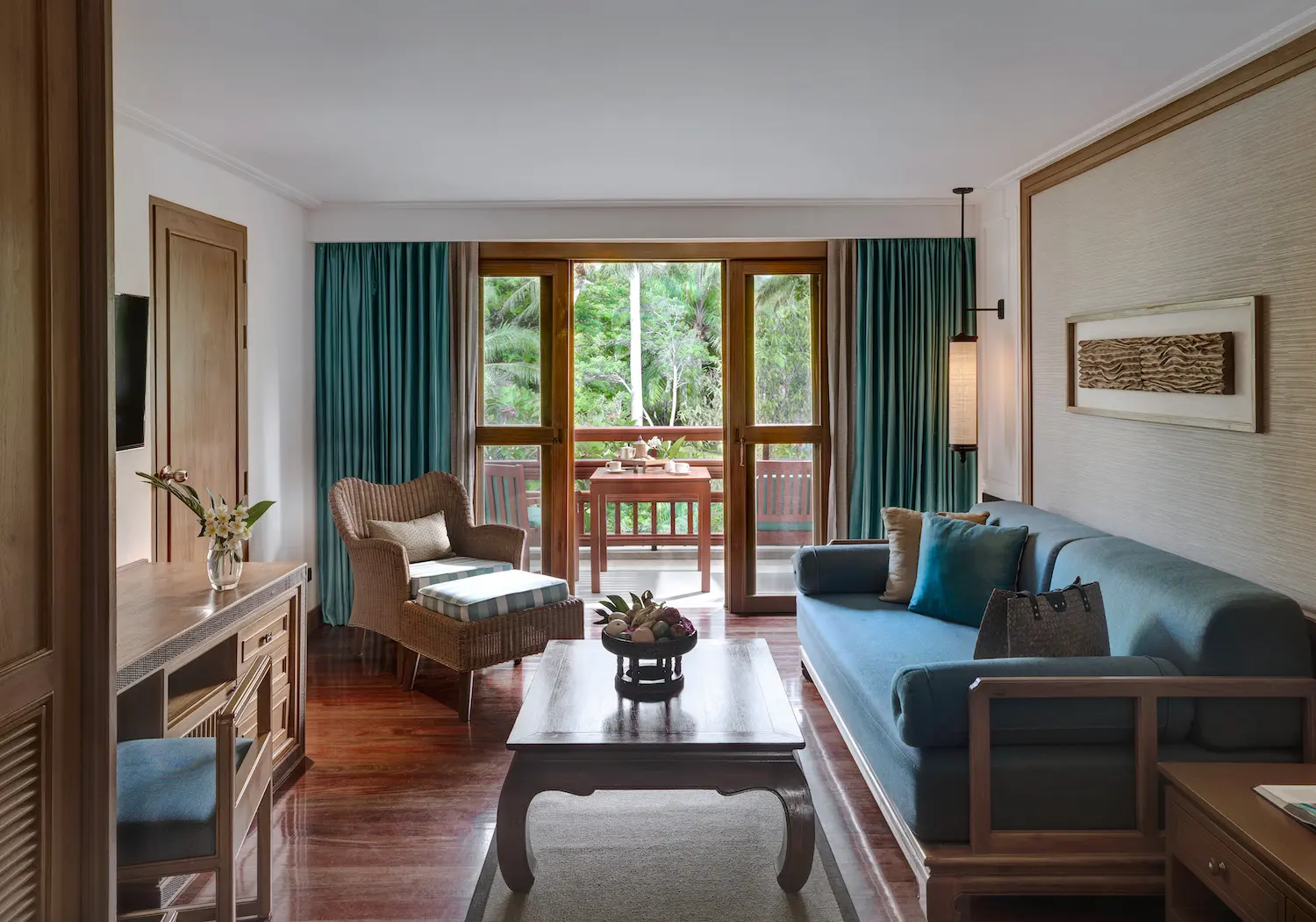 04-Two-Bedroom-Duplex-Suite-Living-Room