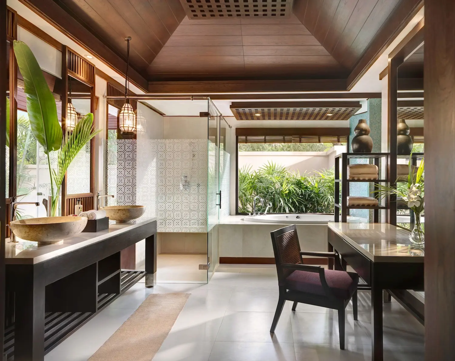05-Deluxe-Pool-Villa-Bathroom