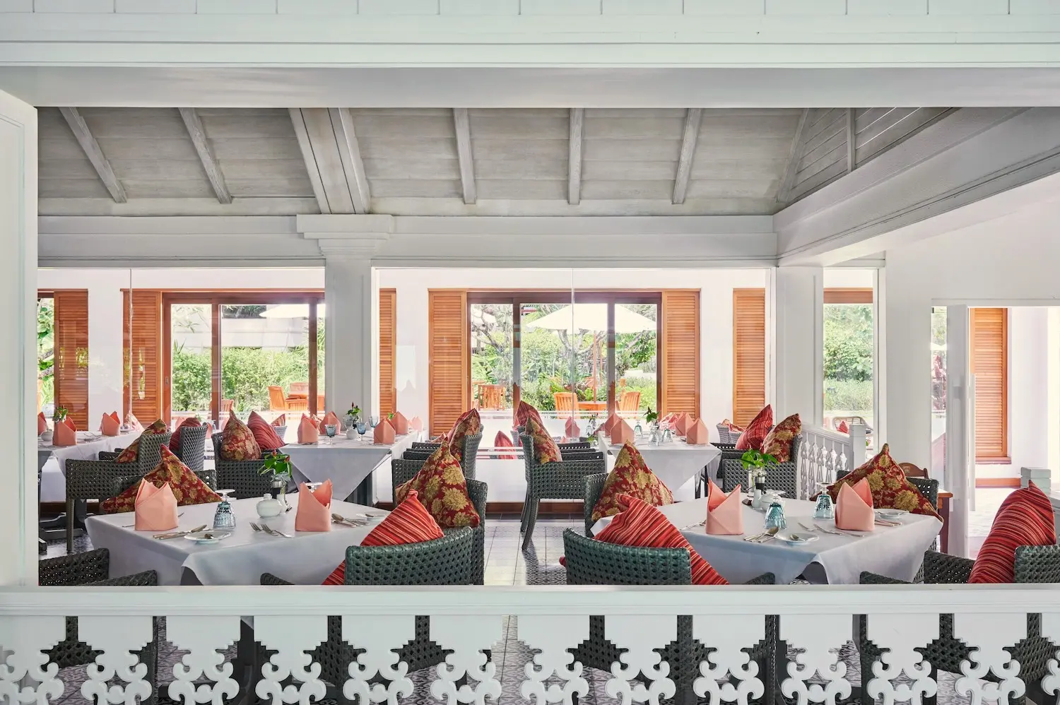 06-Santiburi-Maenam-Samui-Vimanmek