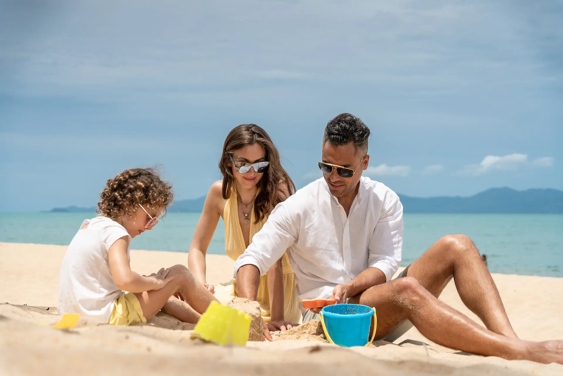 Santiburi-Activities-Family-Maenam-Beach