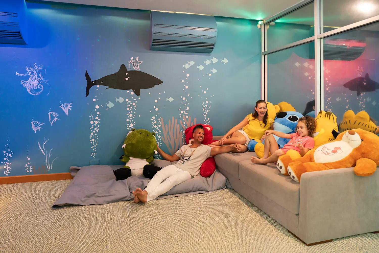 Santiburi-Panya-Yim-Movie-Time