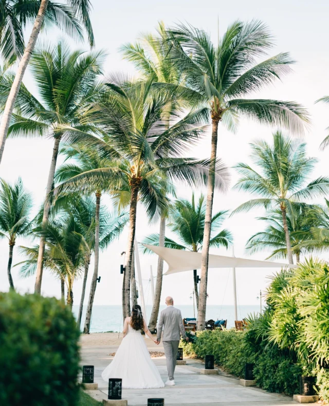 Under swaying palms and golden light, every step feels like a promise. ⁠
⁠
Forever begins in paradise.⁠
⁠
Discover more about our wedding packages via the link in our bio⁠
⁠
#SantiburiKohSamui #สันติบุรีเกาะสมุย #SAiiDISCOVERY