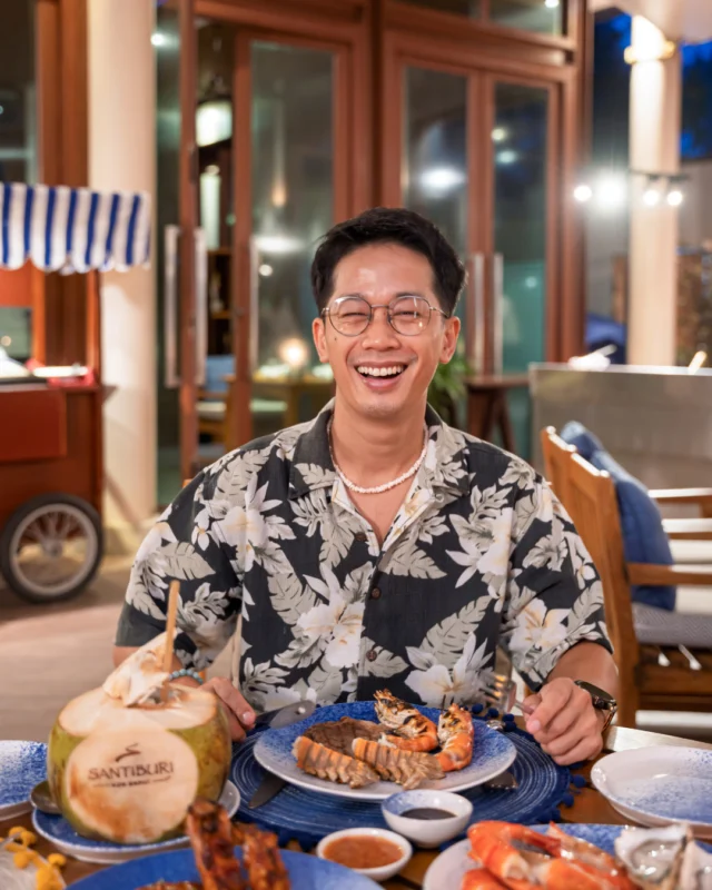 Sunday evenings are better by the beach. ⁠
At The Beach House, Sunday Twilight brings relaxed dining, fresh seafood, and island favourites in an easy, oceanfront setting. ⁠
⁠
Explore The Beach House menu via the link in our bio.⁠
Photo courtesy of @tamma.dii⁠
⁠
#SantiburiKohSamui #สันติบุรีเกาะสมุย #SAiiDISCOVERY