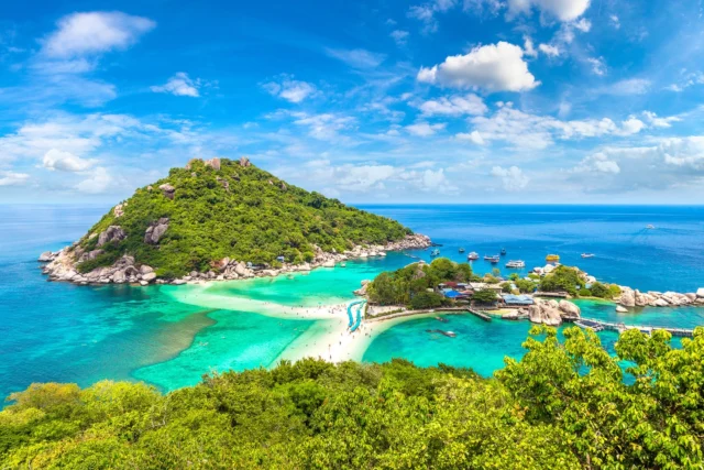 Beyond Koh Samui, a different kind of escape awaits.⁠
⁠
Journey to Koh Tao and Koh Nang Yuan, where crystal-clear waters, vibrant reefs, and quiet bays invite you to explore, then unwind at your own pace.⁠
⁠
Discover more via the link in our bio.⁠
⁠
⁠
#SantiburiKohSamui #สันติบุรีเกาะสมุย #SAiiDISCOVERY⁠