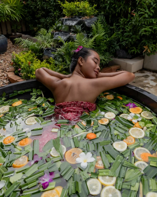 A slower pace begins here. At Santiburi Spa, fragrant citrus, fresh botanicals, and soothing rituals come together in a space designed for complete restoration.⁠
⁠
Discover your moment of calm via link in bio⁠
⁠
#SantiburiKohSamui #สันติบุรีเกาะสมุย #SAiiDISCOVERY